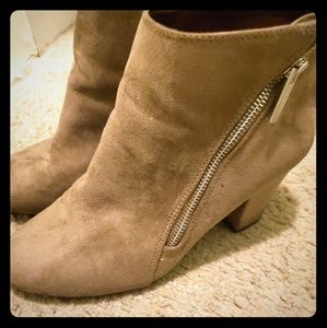 Size 8 BCBG booties